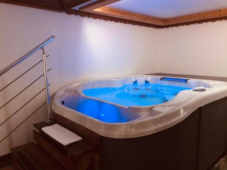 Hotel Athena Brides-les-Bains Εξωτερικό φωτογραφία